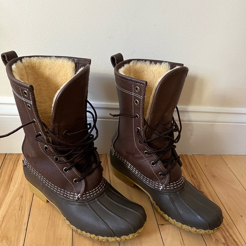 Used like new LL bean duck boots with fur